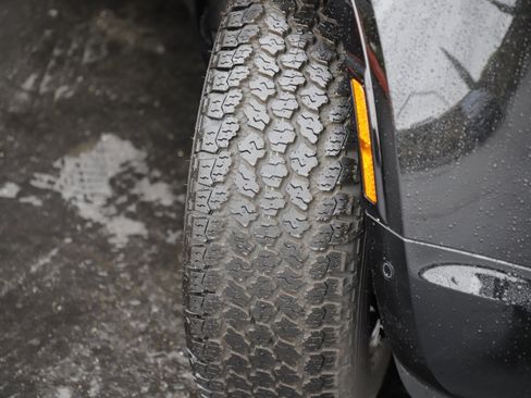 New 2026 Land Rover Defender 110 X-Dynamic SE AWD/4WD image 3