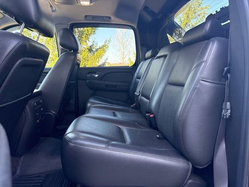 Used 2013 Chevrolet Avalanche LTZ AWD/4WD image 26