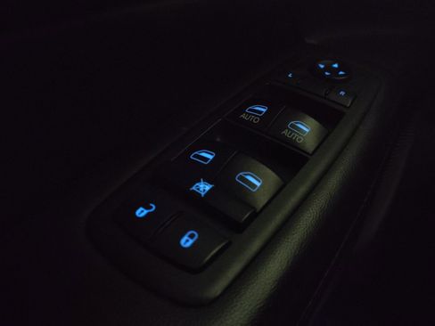 Used 2018 Jeep Grand Cherokee Limited AWD/4WD image 27