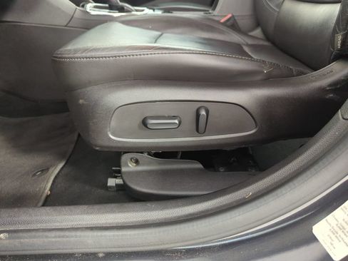Used 2017 Chevrolet Cruze Premier FWD image 12