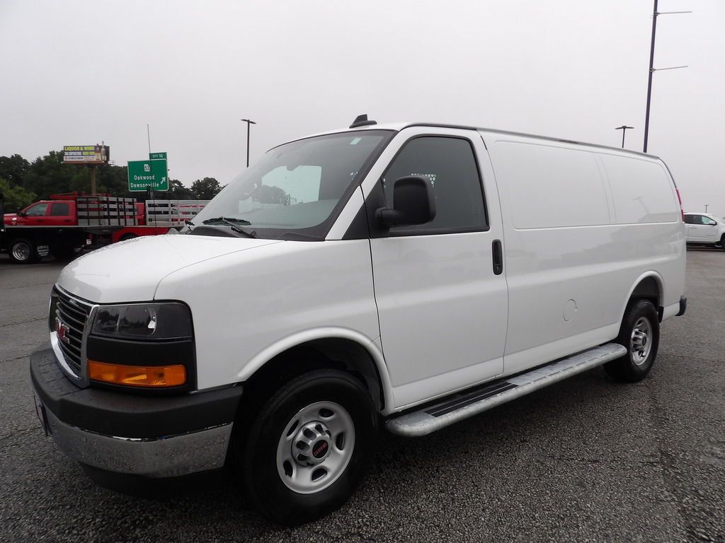 Used 2025 GMC Savana 2500 w/ Driver Convenience Package RWD image 3