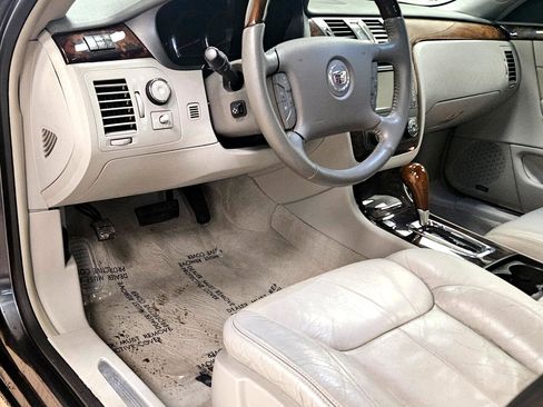 Used 2010 Cadillac DTS Premium image 8