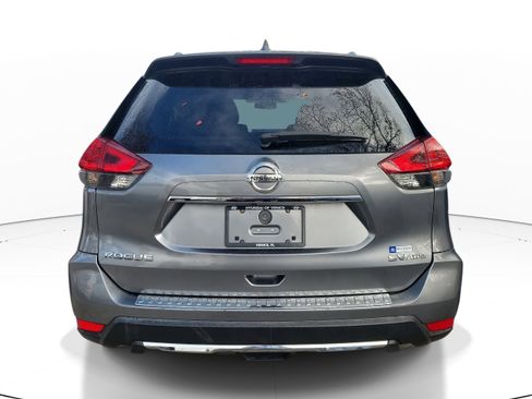 Used 2018 Nissan Rogue SV image 5