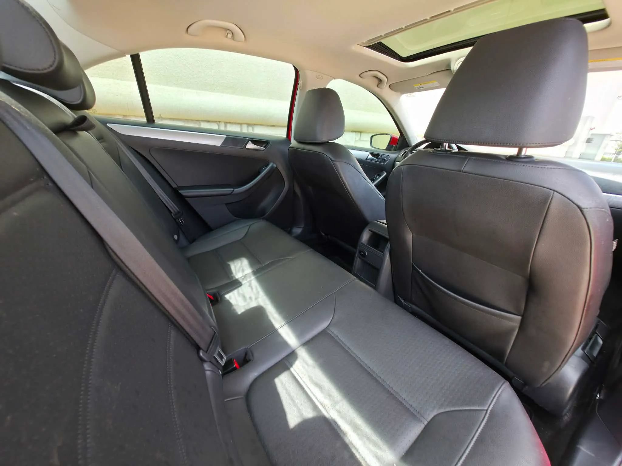 Used 2015 Volkswagen Jetta SE FWD image 14