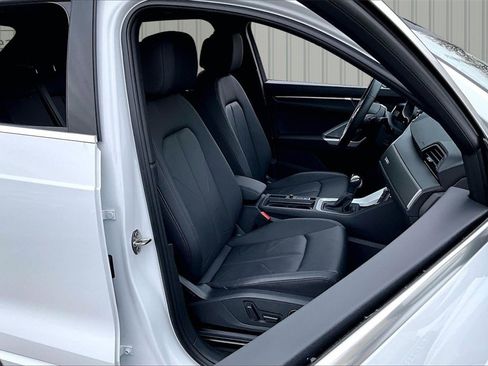 Used 2025 Audi Q3 2.0T Premium w/ Convenience Package image 29