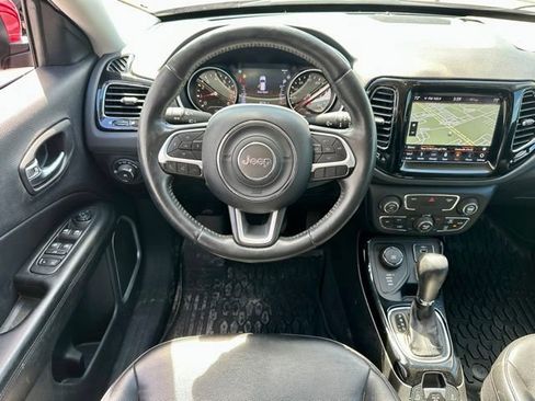 Used 2019 Jeep Compass Latitude AWD/4WD image 16