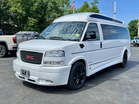 New 2026 GMC Savana 2500 Extended w/ Driver Convenience Package RWD image 3
