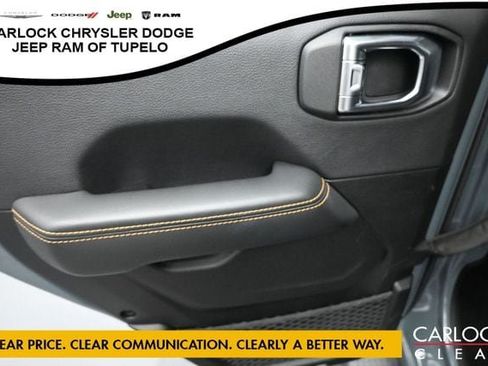 Used 2025 Jeep Wrangler Unlimited Sahara AWD/4WD image 27