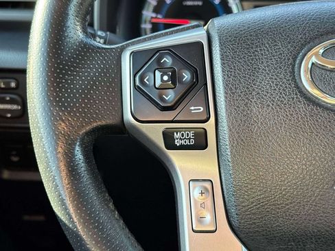 Used 2017 Toyota 4Runner SR5 AWD/4WD image 24