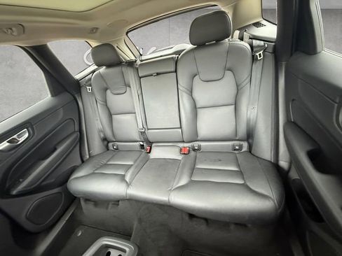 Used 2024 Volvo XC60 B5 Plus AWD/4WD image 22