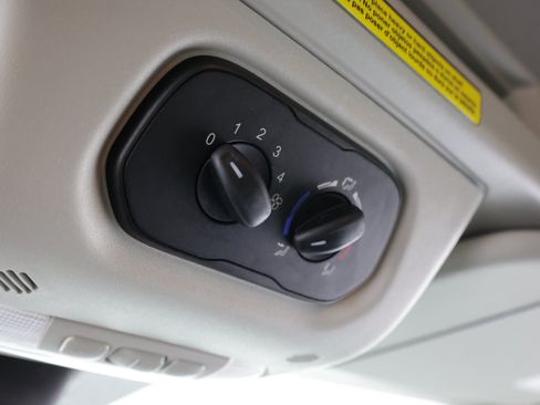 Used 2019 Ford Transit 350 XLT RWD image 21