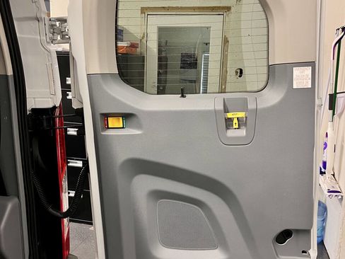 Used 2016 Ford Transit 350 XLT image 18