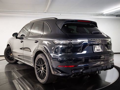 Certified 2023 Porsche Cayenne GTS AWD/4WD image 3