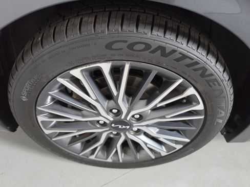 Used 2023 Kia Forte GT-Line w/ GT-Line Premium Package FWD image 11