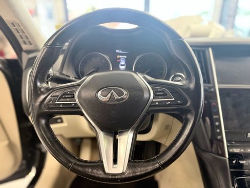 Used 2018 INFINITI Q50 Luxe w/ Essential Package (3.0T Luxe) AWD/4WD image 17