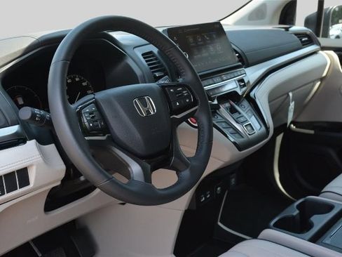 Certified 2026 Honda Odyssey Touring image 11