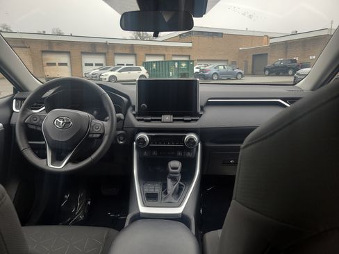 Certified 2023 Toyota RAV4 XLE w/ Convenience Package image 18