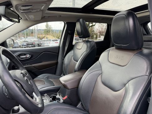 Used 2015 Jeep Cherokee Limited w/ Luxury Group image 16