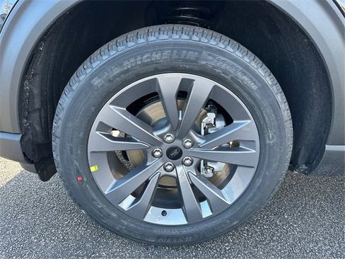 New 2026 Ford Explorer Active w/ Active Comfort Package image 15