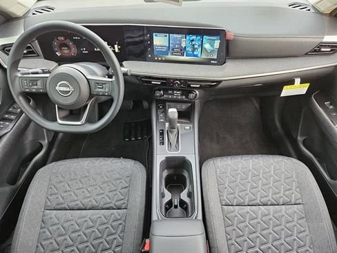 Used 2026 Nissan Kicks SV w/ Illumination Package image 17