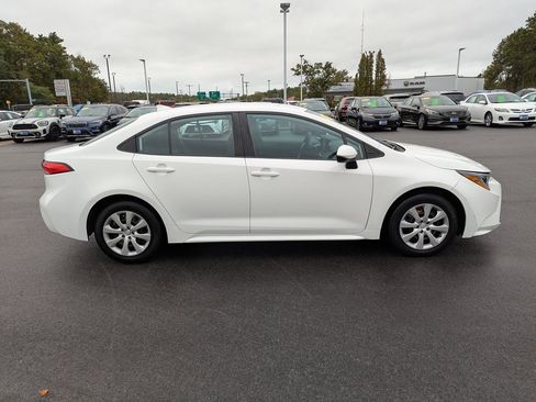 Used 2022 Toyota Corolla LE image 7