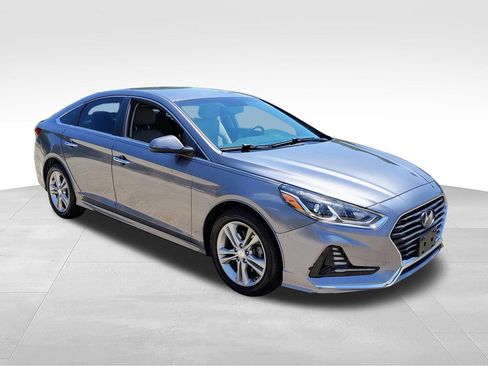 Used 2018 Hyundai Sonata SEL w/ Cargo Package FWD image 3