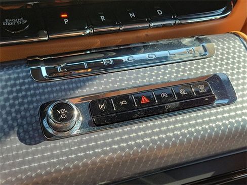 Certified 2025 Lincoln Aviator Black Label w/ Jet Appearance Package image 17