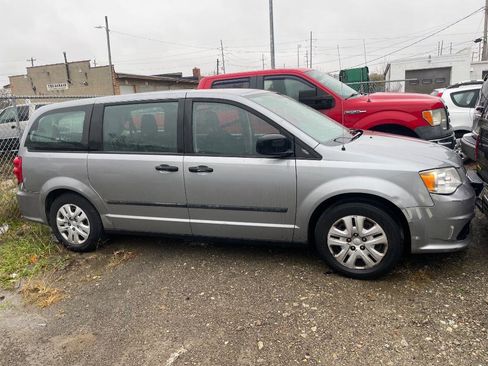 Used 2013 Dodge Grand Caravan American Value Package image 2
