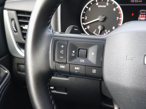 Used 2025 Nissan Rogue SV FWD image 25