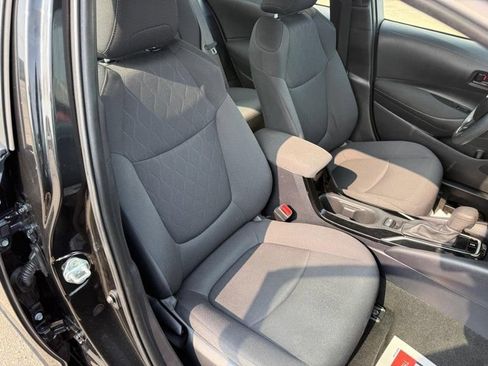 Used 2022 Toyota Corolla LE FWD image 11