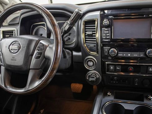 Used 2016 Nissan Titan Platinum Reserve image 27
