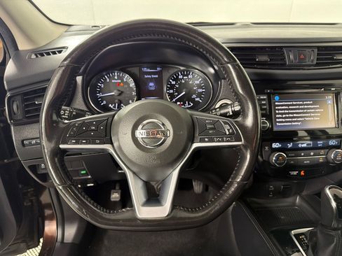 Used 2017 Nissan Rogue Sport SL w/ SL Premium Package image 13