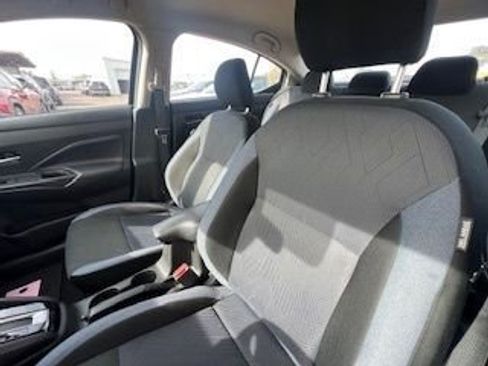 Used 2025 Nissan Versa SV image 17