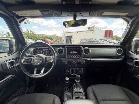 Used 2019 Jeep Wrangler Unlimited Sahara AWD/4WD image 29