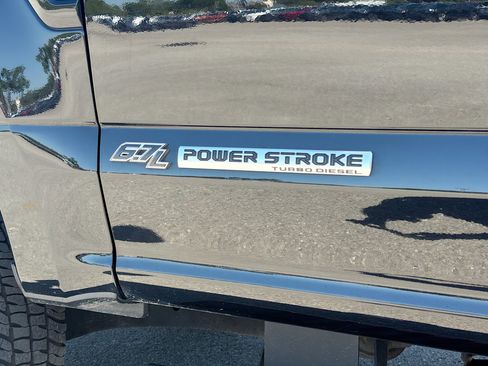 Used 2019 Ford F250 Lariat w/ Lariat Ultimate Package AWD/4WD image 44