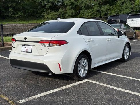 Used 2026 Toyota Corolla LE w/ LE Premium Package FWD image 3