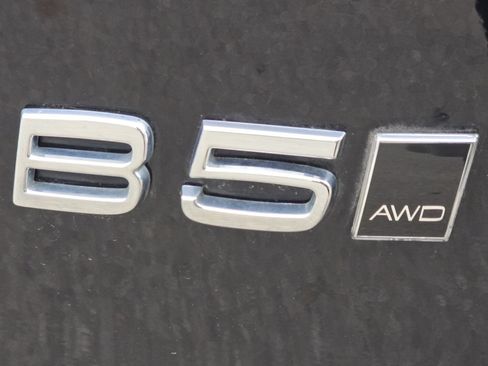 Used 2023 Volvo XC40 B5 Plus w/ Driver Assist Package AWD/4WD image 13