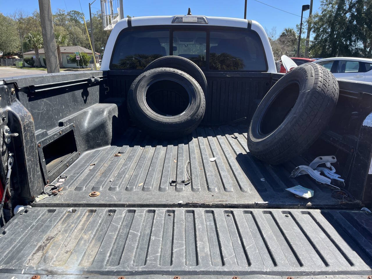 Used 2017 Toyota Tacoma SR5 w/ Tow Package AWD/4WD image 15
