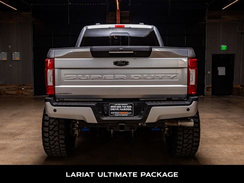Used 2022 Ford F250 Lariat w/ Black Appearance Package image 7