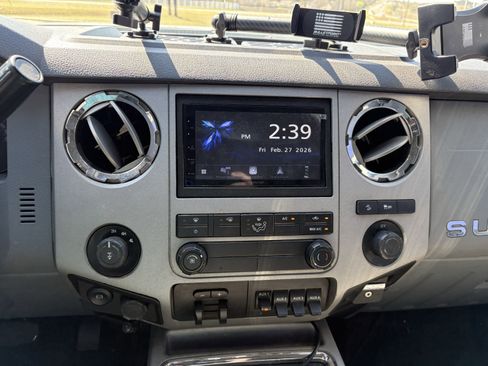 Used 2015 Ford F250 XLT w/ XLT Premium Package image 17