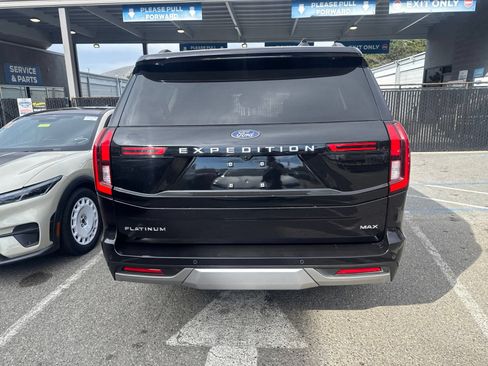 Used 2025 Ford Expedition Max Platinum AWD/4WD image 8