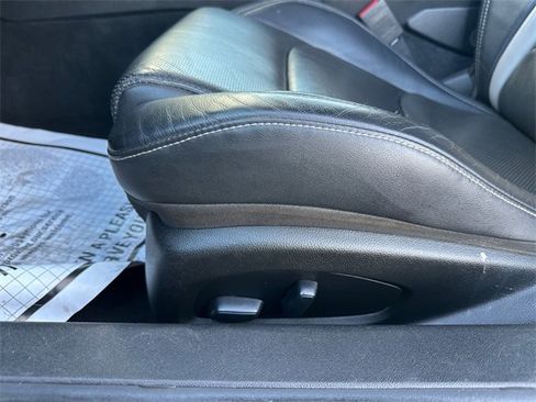 Used 2021 Chevrolet Camaro LT w/ Technology Package image 18