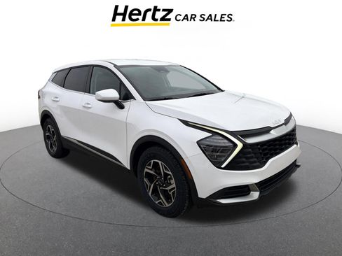 Used 2025 Kia Sportage LX image 1