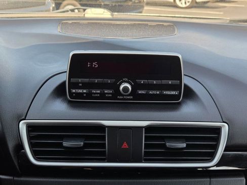 Used 2014 MAZDA MAZDA3 i Sport image 23