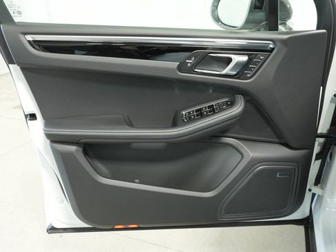 New 2026 Porsche Macan Turbo image 25