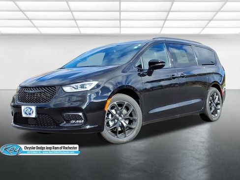 New 2026 Chrysler Pacifica Select image 1