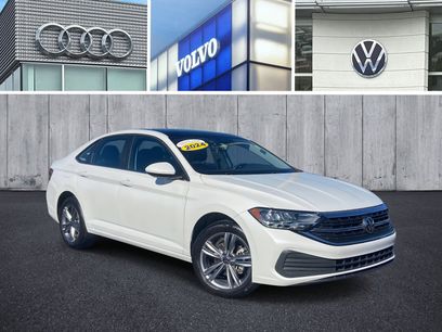 Certified 2024 Volkswagen Jetta SE w/ Panoramic Sunroof Package