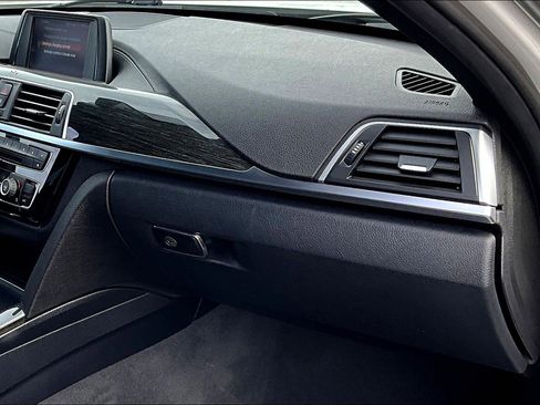 Used 2018 BMW 330e image 15