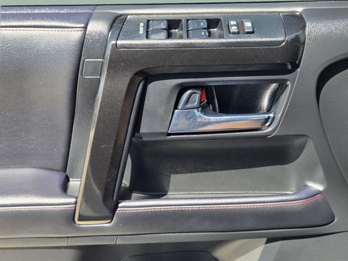 Used 2022 Toyota 4Runner TRD Off-Road AWD/4WD image 20