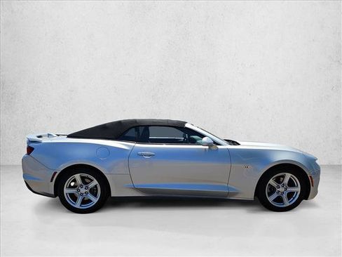 Used 2019 Chevrolet Camaro LT RWD image 4